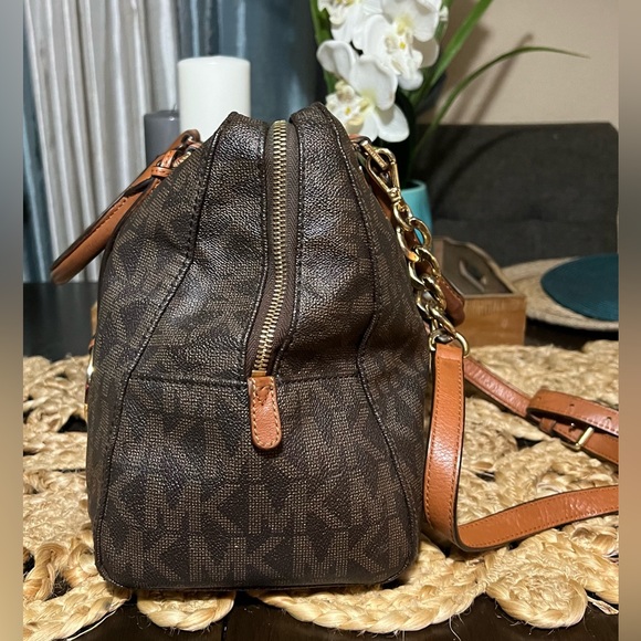 Michael Kors Kirby Satchel - Picture 3 of 12